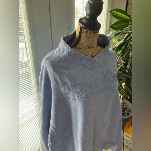 Calvin Klein Tops - Calvin Klein Pullover!